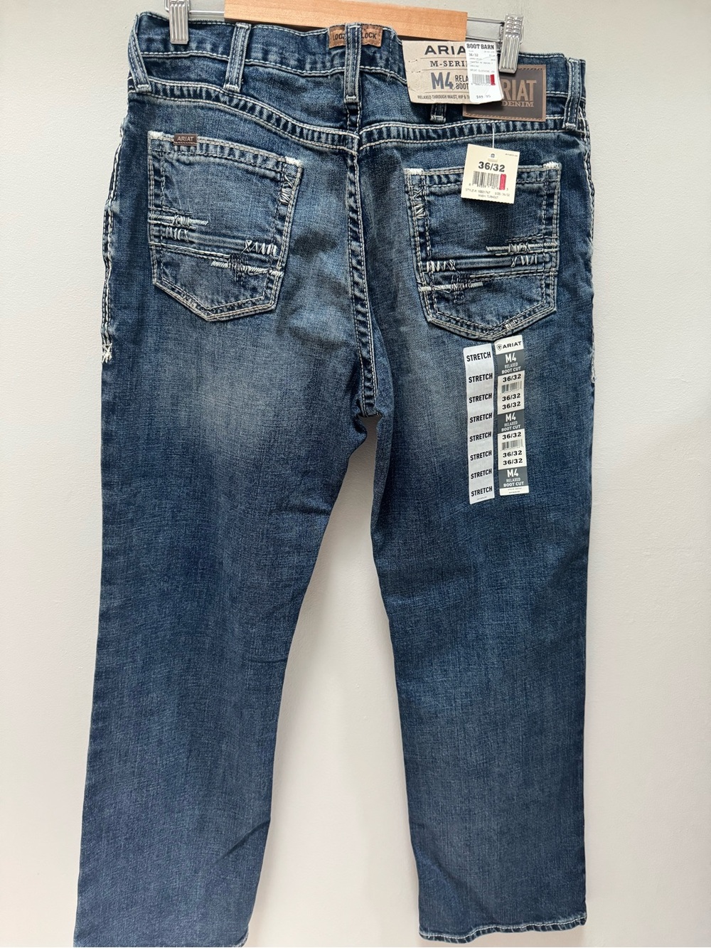 NWT! Ariat M4 Relaxed Bootcut Mens Jeans Size 36x32 Medium Wash Work - Picture 5 of 6